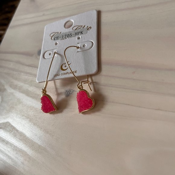 Hot Pink Druzy Heart Threader Earrings for Women, Sparkly Gold Tone Long Dangles - Picture 4 of 4